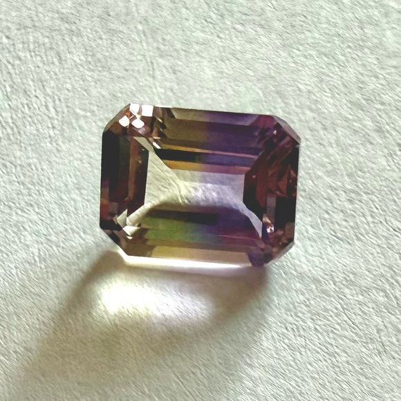 Natural Bolivian Ametrine 2.125 ct Emerald Cut Purple & Gold BiColor Gemstone - Picture 8 of 10